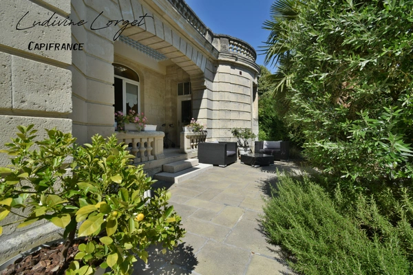 Château à vendre proche de Soissons – 720 m² avec 5 chambres -Maison indépendante de 85 m², piscine couverte, grand garage et parc de 2,57 hectares