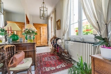 Maison de Maître en pierre de taille proche Soissons – 421m2habitables -vivable de plain-pied–6 chambres-3 salle de bain–2 salle d’eau–Dortoir–salle de jeux–Piscine-Dépendance- Parc clos 3680m2 