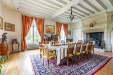 Castle for sale near Soissons – 720 m² with 5 bedrooms, separate outbuilding of 85 m², indoor swimming pool, large garage and 2.57 hectares of grounds