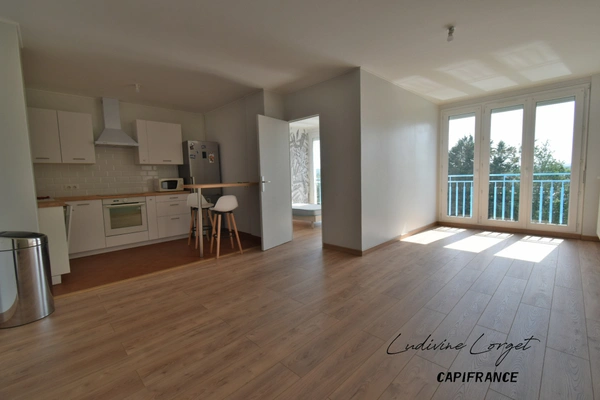 Appartement à vendre 2 pièces SOISSONS (02) quartier Le Mail – 56m2 – 1 chambre – 1 place de parking – vue sur l’Aisne – Dernier étage 
