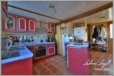 Maison 6 pièces, 4 chambres – 174 m² habitables- grenier- cave-bucher- terrain de 598 m²-dépendance située entre Château-Thierry (15 min), Neuilly-Saint-Front (9 min) et Soissons. Proche A4.