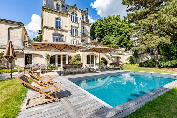  MAISON BOURGEOISE A VENDRE 11 PIECES (SOiSSONS) – 406 m² – 6 CHAMBRES – 5 SALLES D’EAU / SALLE DE BAINS – SALLE DE RECEPTION- SOUS- SOL – GARAGE - PISCINE – JARDIN DE 1 430 m²