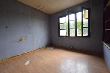 A vendre Chalet à rénover sur terrain à bâtir - 3 pièces 55m2 de plain-pied avec sous-sol total proche Oulchy-Le-Château 8min -Soissons 16min – terrain à bâtir 2592 m2 - au calme 
