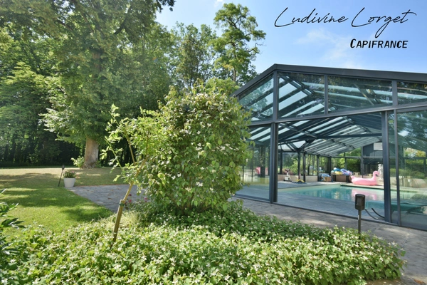 Château à vendre proche de Soissons – 720 m² avec 5 chambres -Maison indépendante de 85 m², piscine couverte, grand garage et parc de 2,57 hectares