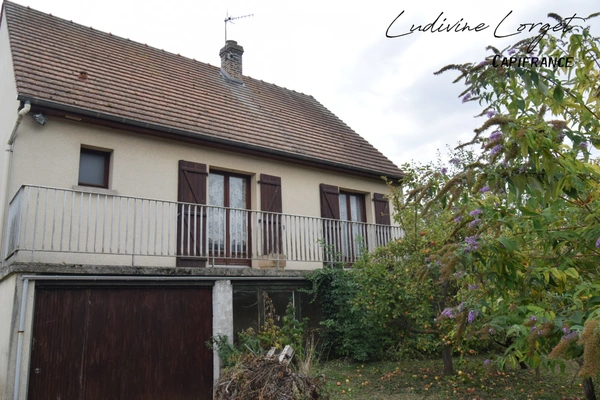 NEUILLY SAINT FRONT (Aisne) MAISON DE PLAIN-PIED A VENDRE – 66 M²  – 1 CHAMBRE – SOUS-SOL TOTAL – GRAND BALCON – TERRAIN DE 1 040 M² 