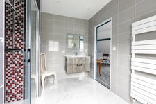 Maison à vendre 5 pièces SOISSONS(02) cœur du centre-ville – 223 m2 habitables – 4 chambres – 3 salles d’eau - sous-sol- 3 garages - terrain 554m2- Aucuns travaux- DPE D