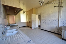 A vendre Corps de ferme à rénover entièrement proche BETZ(60)– Maison de maître de 450 m² -8 chambres -plusieurs bâtiments et terrain de 6 000 m² – Projet destiné à un professio