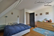 Proche Nogent-L’Artaud (8min) Chezy-Sur-Marne (6min) Maison traditionnelle de 200 m² - Vue panoramique – 5 chambres- Grande pièce de vie -Piscine -Terrasse 100m2- Sous-sol total -terrain 1384m2 DPE C 