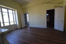 A vendre Corps de ferme à rénover entièrement proche BETZ(60)– Maison de maître de 450 m² -8 chambres -plusieurs bâtiments et terrain de 6 000 m² – Projet destiné à un professio