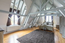 Castle for sale near Soissons – 720 m² with 5 bedrooms, separate outbuilding of 85 m², indoor swimming pool, large garage and 2.57 hectares of grounds
