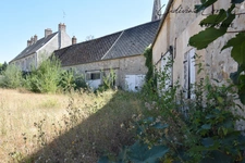 A vendre Corps de ferme à rénover entièrement proche BETZ(60)– Maison de maître de 450 m² -8 chambres -plusieurs bâtiments et terrain de 6 000 m² – Projet destiné à un professio
