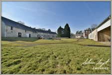 Farmhouse with a bourgeois house for sale - North of Soissons (02 Aisne) (14km) – 335 m² house with 6 bedrooms - Outbuildings - Garages - Sheds - Ideal for an entrepreneur/craftsman - 1.18ha of land 