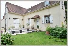 Maison traditionnelle de 1988 à vendre à 10min de VILLERS-COTTERETS (02) 20min de SOISSONS-6 pièces- 146 m² vivable de plain-pied- 4 chambres- Mezzanine–Sous-sol total -piscine – Abris -Terrain 5859m2