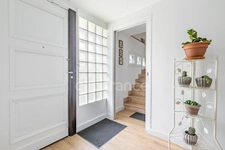 Maison à vendre 5 pièces SOISSONS(02) cœur du centre-ville – 223 m2 habitables – 4 chambres – 3 salles d’eau - sous-sol- 3 garages - terrain 554m2- Aucuns travaux- DPE D