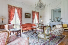 Castle for sale near Soissons – 720 m² with 5 bedrooms, separate outbuilding of 85 m², indoor swimming pool, large garage and 2.57 hectares of grounds