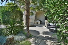 Castle for sale near Soissons – 720 m² with 5 bedrooms, separate outbuilding of 85 m², indoor swimming pool, large garage and 2.57 hectares of grounds