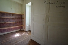 A vendre Corps de ferme à rénover entièrement proche BETZ(60)– Maison de maître de 450 m² -8 chambres -plusieurs bâtiments et terrain de 6 000 m² – Projet destiné à un professio
