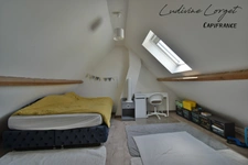Proche Nogent-L’Artaud (8min) Chezy-Sur-Marne (6min) Maison traditionnelle de 200 m² - Vue panoramique – 5 chambres- Grande pièce de vie -Piscine -Terrasse 100m2- Sous-sol total -terrain 1384m2 DPE C 