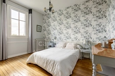  MAISON BOURGEOISE A VENDRE 11 PIECES (SOiSSONS) – 406 m² – 6 CHAMBRES – 5 SALLES D’EAU / SALLE DE BAINS – SALLE DE RECEPTION- SOUS- SOL – GARAGE - PISCINE – JARDIN DE 1 430 m²
