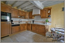 Maison à vendre 6 pièces proche de CHATEAU-THIERRY (02) 154m2 -3 chambres - 1 pièce bureau-  Garage semi couvert - cour 65m2 - Terrasse-