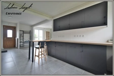 Maison traditionnelle à vendre sans travaux à NEUILLY-SAINT-FRONT(02) quartier calme - 4 pièces- 93 m² habitables - garage – Proche des écoles - Terrain 449m2. DPE C.