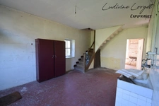 A vendre Corps de ferme à rénover entièrement proche BETZ(60)– Maison de maître de 450 m² -8 chambres -plusieurs bâtiments et terrain de 6 000 m² – Projet destiné à un professio