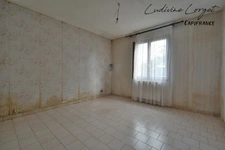 NEUILLY SAINT FRONT (Aisne) MAISON DE PLAIN-PIED A VENDRE – 66 M²  – 1 CHAMBRE – SOUS-SOL TOTAL – GRAND BALCON – TERRAIN DE 1 040 M² 
