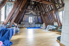 Castle for sale near Soissons – 720 m² with 5 bedrooms, separate outbuilding of 85 m², indoor swimming pool, large garage and 2.57 hectares of grounds