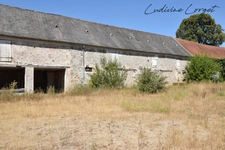A vendre Corps de ferme à rénover entièrement proche BETZ(60)– Maison de maître de 450 m² -8 chambres -plusieurs bâtiments et terrain de 6 000 m² – Projet destiné à un professio