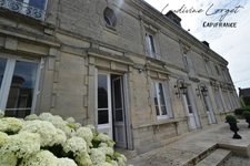 Maison de Maître en pierre de taille proche Soissons – 421m2habitables -vivable de plain-pied–6 chambres-3 salle de bain–2 salle d’eau–Dortoir–salle de jeux–Piscine-Dépendance- Parc clos 3680m2 