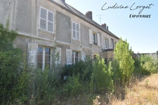 A vendre Corps de ferme à rénover entièrement proche BETZ(60)– Maison de maître de 450 m² -8 chambres -plusieurs bâtiments et terrain de 6 000 m² – Projet destiné à un professio