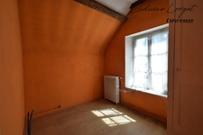 A vendre Corps de ferme à rénover entièrement proche BETZ(60)– Maison de maître de 450 m² -8 chambres -plusieurs bâtiments et terrain de 6 000 m² – Projet destiné à un professio