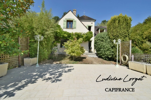 Maison à vendre à Château-Thierry (02) – 260 m² – 4 chambres + bureau – Sous-sol 70 m² – Terrasse 70 m² – Terrain clos 1 464 m² – Très belle vue – Exposition Est/Ouest – Proche écoles – Quartier calme