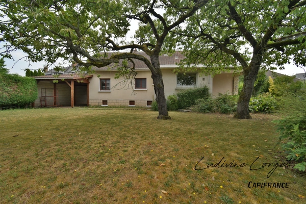 Maison traditionnelle à vendre avec travaux à Soissons(02) bien situé – 6 pièces- 140 m² habitables–Vivable de plain- pied–4 chambres-Sous sol total–Carport–Double garage –Terrain 1200m2