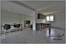 Maison traditionnelle à vendre sans travaux à NEUILLY-SAINT-FRONT(02) quartier calme - 4 pièces- 93 m² habitables - garage – Proche des écoles - Terrain 449m2. DPE C.