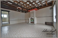 Proche VILLERS-COTTERETS (15km) et NEUILLY-SAINT-FRONT (6km)- à vendre maison en pierre mitoyenne- 85m2 - 2 pièces- 1 chambre– grenier – Terrain 164m2