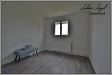 Maison traditionnelle à vendre sans travaux à NEUILLY-SAINT-FRONT(02) quartier calme - 4 pièces- 93 m² habitables - garage – Proche des écoles - Terrain 449m2. DPE C.