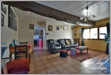 Maison 6 pièces, 4 chambres – 174 m² habitables- grenier- cave-bucher- terrain de 598 m²-dépendance située entre Château-Thierry (15 min), Neuilly-Saint-Front (9 min) et Soissons. Proche A4.