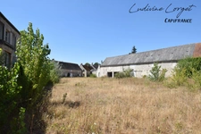 A vendre Corps de ferme à rénover entièrement proche BETZ(60)– Maison de maître de 450 m² -8 chambres -plusieurs bâtiments et terrain de 6 000 m² – Projet destiné à un professio