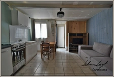 Dpt Aisne (02), à vendre NEUILLY SAINT FRONT maison de ville P4 de 65 m² -2 chambres -courette - cave voûtée de 10 m² – Idéal investisseur ou première acquisition