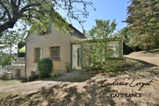 Maison à vendre à Château-Thierry (02) – 260 m² – 4 chambres + bureau – Sous-sol 70 m² – Terrasse 70 m² – Terrain clos 1 464 m² – Très belle vue – Exposition Est/Ouest – Proche écoles – Quartier calme