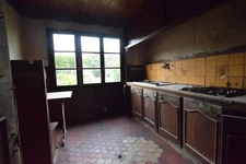 A vendre Chalet à rénover sur terrain à bâtir - 3 pièces 55m2 de plain-pied avec sous-sol total proche Oulchy-Le-Château 8min -Soissons 16min – terrain à bâtir 2592 m2 - au calme 
