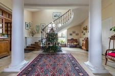 Castle for sale near Soissons – 720 m² with 5 bedrooms, separate outbuilding of 85 m², indoor swimming pool, large garage and 2.57 hectares of grounds