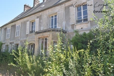 A vendre Corps de ferme à rénover entièrement proche BETZ(60)– Maison de maître de 450 m² -8 chambres -plusieurs bâtiments et terrain de 6 000 m² – Projet destiné à un professio