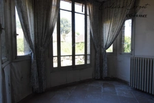 A vendre Corps de ferme à rénover entièrement proche BETZ(60)– Maison de maître de 450 m² -8 chambres -plusieurs bâtiments et terrain de 6 000 m² – Projet destiné à un professio