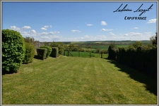 Proche de Neuilly-Saint-Front  (6km) et de Villers-Cotterêts (15km), située dans un petit village plein de charme, je vous propose de découvrir cette belle maison en pierre mitoyenne.