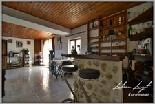 Maison 6 pièces, 4 chambres – 174 m² habitables- grenier- cave-bucher- terrain de 598 m²-dépendance située entre Château-Thierry (15 min), Neuilly-Saint-Front (9 min) et Soissons. Proche A4.