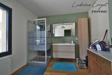 Proche Nogent-L’Artaud (8min) Chezy-Sur-Marne (6min) Maison traditionnelle de 200 m² - Vue panoramique – 5 chambres- Grande pièce de vie -Piscine -Terrasse 100m2- Sous-sol total -terrain 1384m2 DPE C 