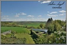 Proche de Neuilly-Saint-Front  (6km) et de Villers-Cotterêts (15km), située dans un petit village plein de charme, je vous propose de découvrir cette belle maison en pierre mitoyenne.