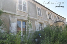 A vendre Corps de ferme à rénover entièrement proche BETZ(60)– Maison de maître de 450 m² -8 chambres -plusieurs bâtiments et terrain de 6 000 m² – Projet destiné à un professio